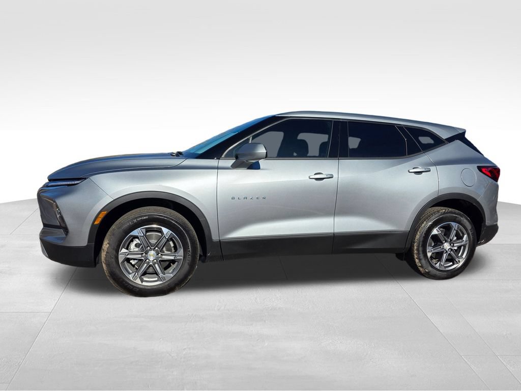 New 2025 Chevrolet Blazer LT w/ LPO, Floor Liner Package FWD image 3