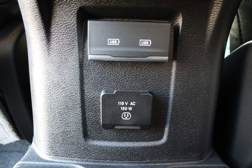 Used 2025 Jeep Wrangler Unlimited Rubicon w/ Technology Group image 13