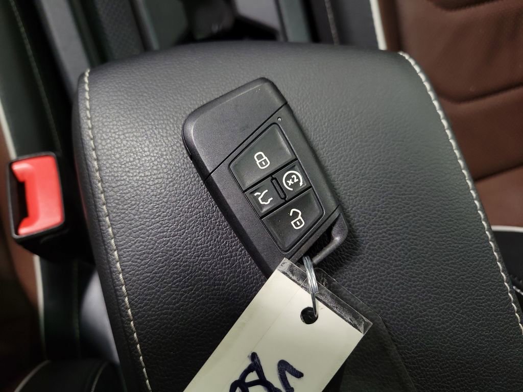 Used 2024 Volkswagen Tiguan SEL R-Line AWD/4WD image 15