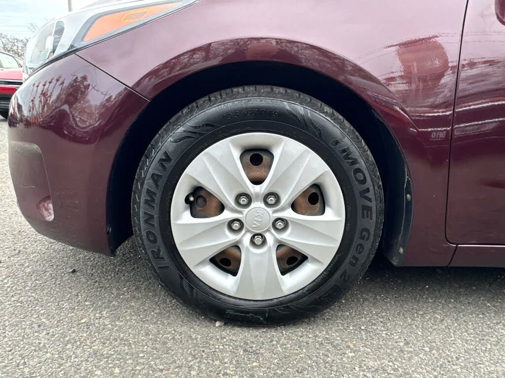 Used 2017 Kia Forte LX w/ LX Popular Package image 8