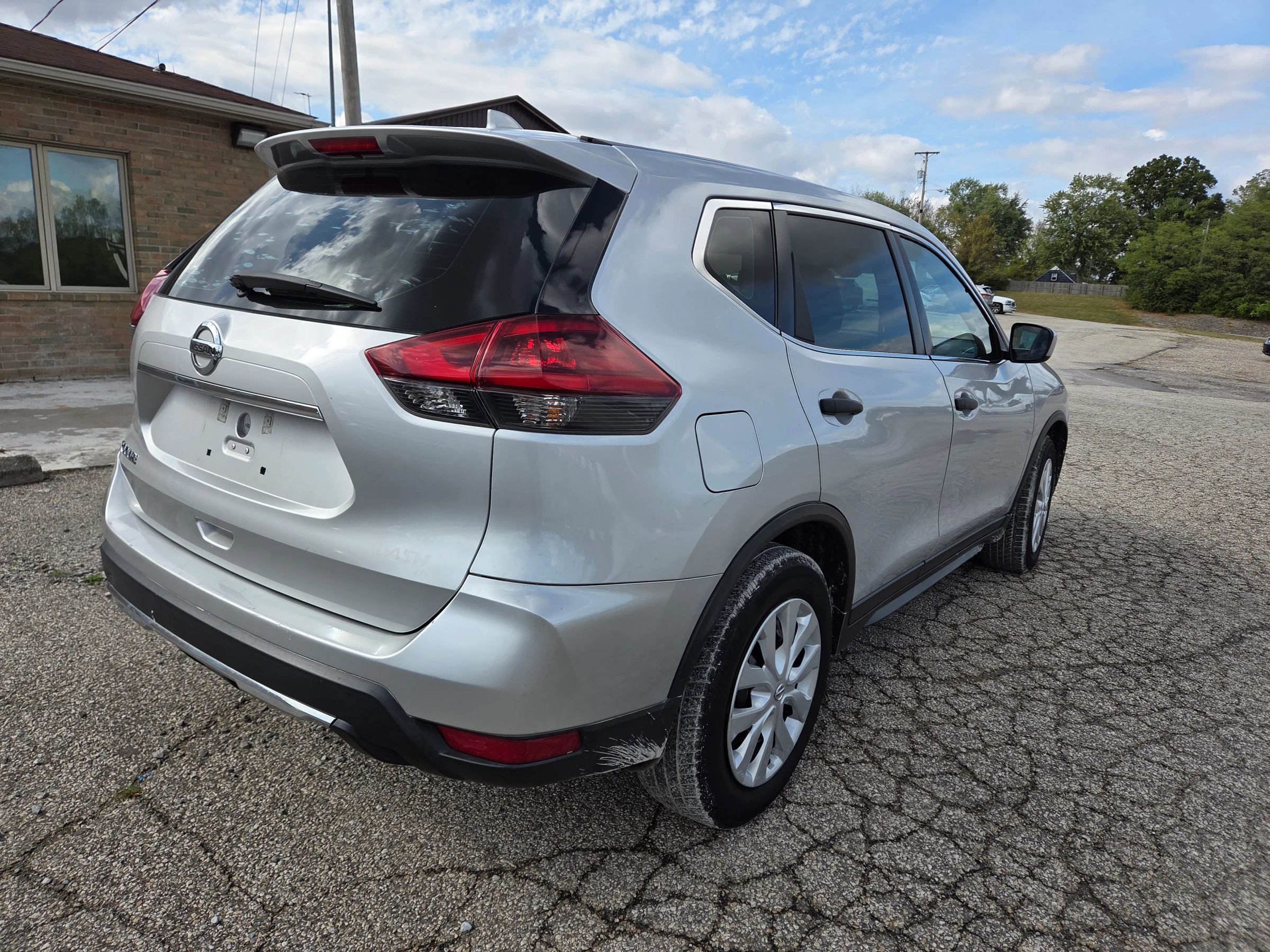 Used 2019 Nissan Rogue S FWD image 5
