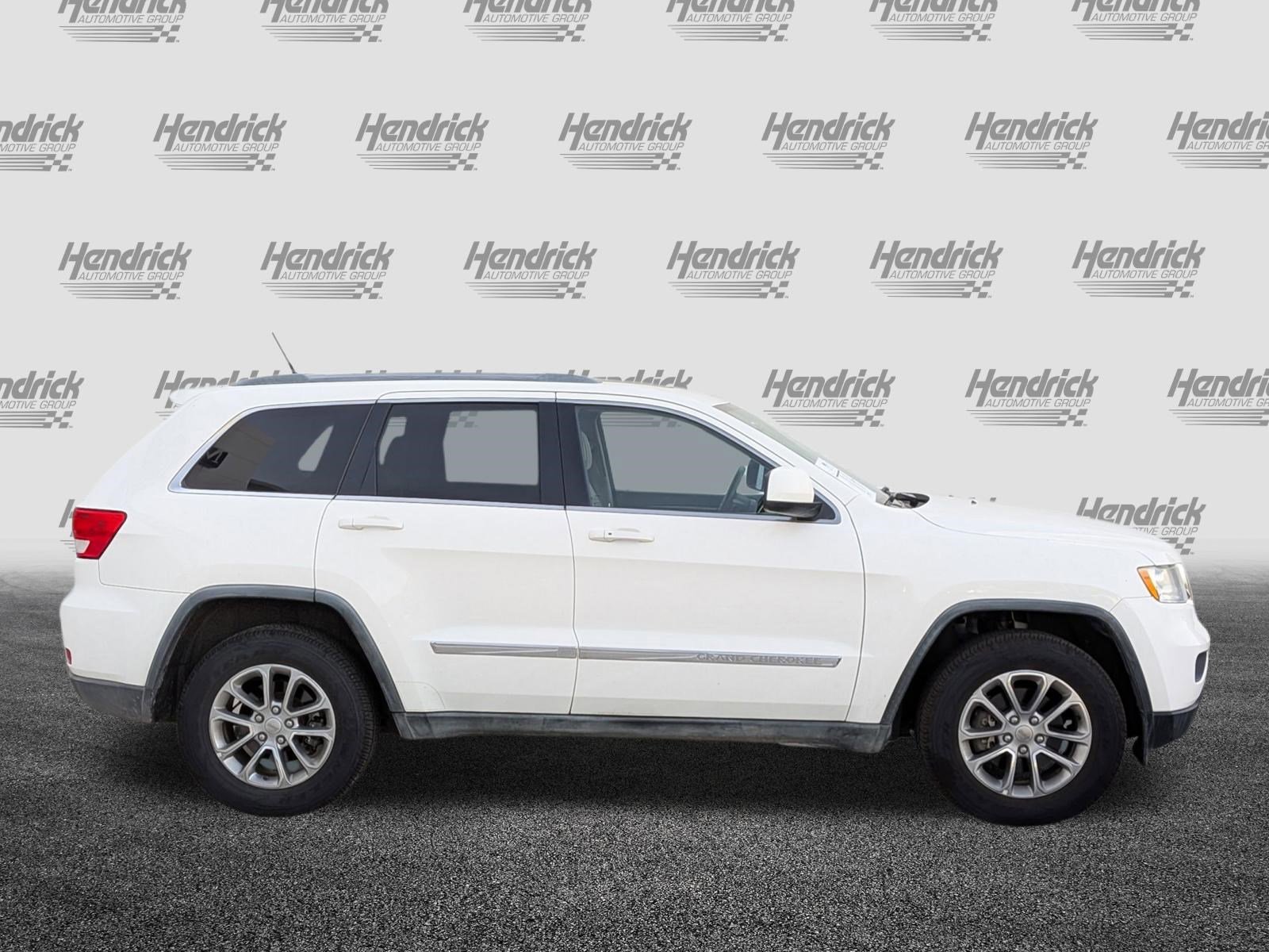 Used 2011 Jeep Grand Cherokee Laredo AWD/4WD image 11