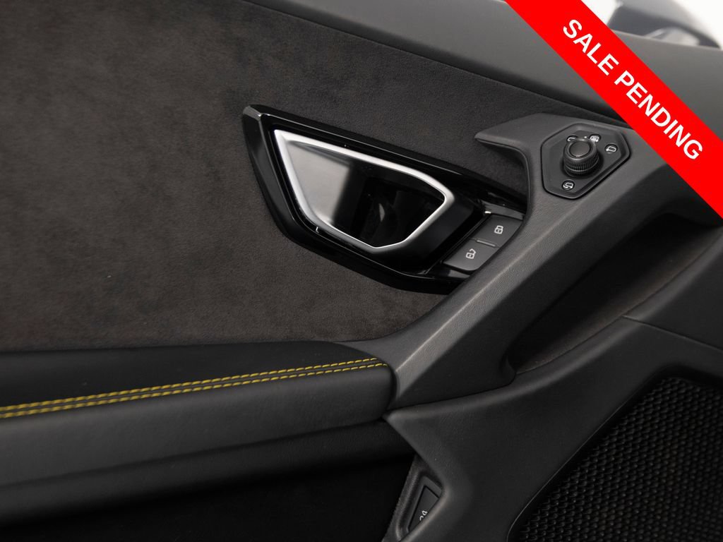 Used 2016 Lamborghini Huracan LP 610-4 AWD/4WD image 17