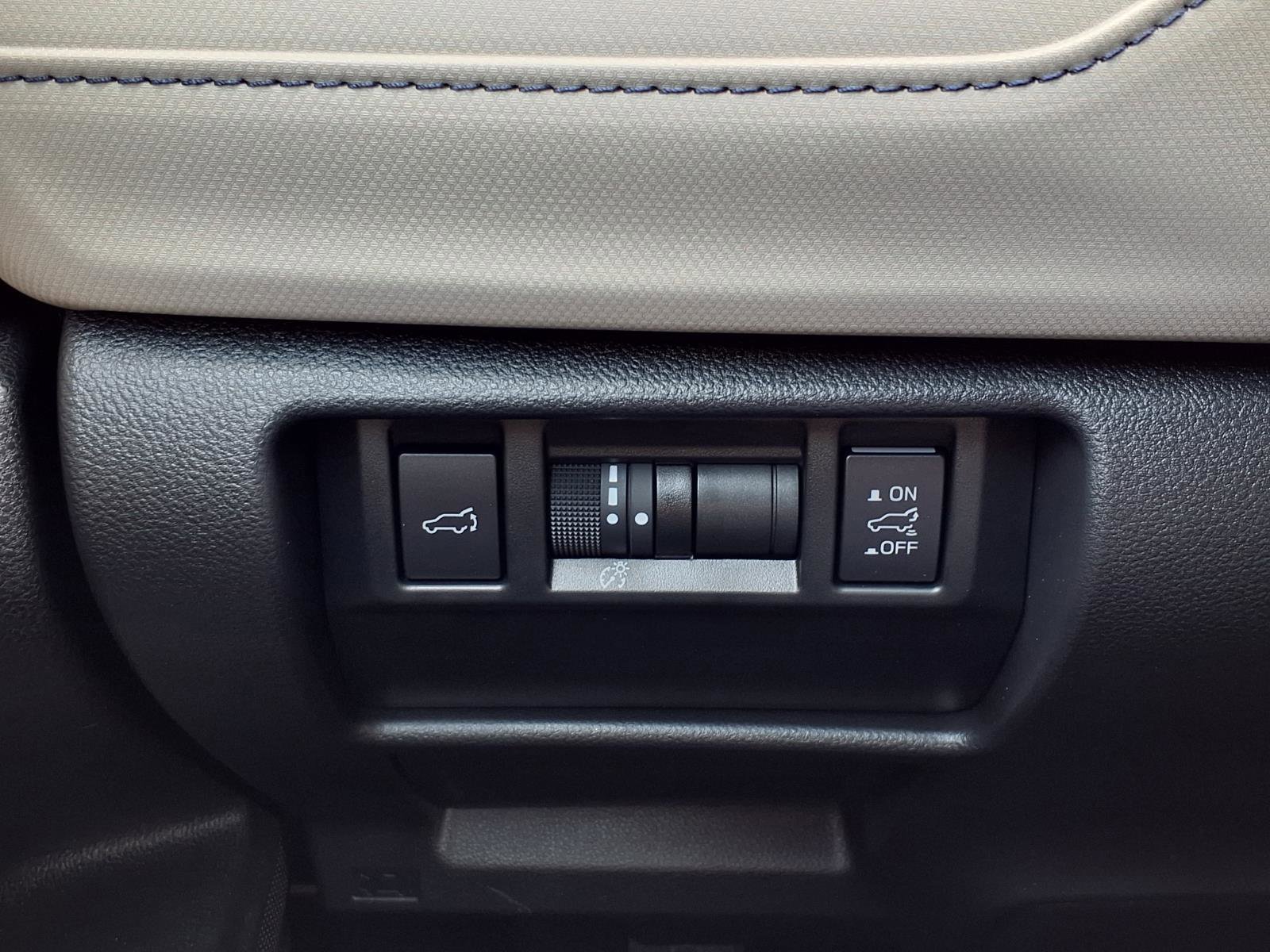 Certified 2025 Subaru Forester Premium AWD/4WD image 10