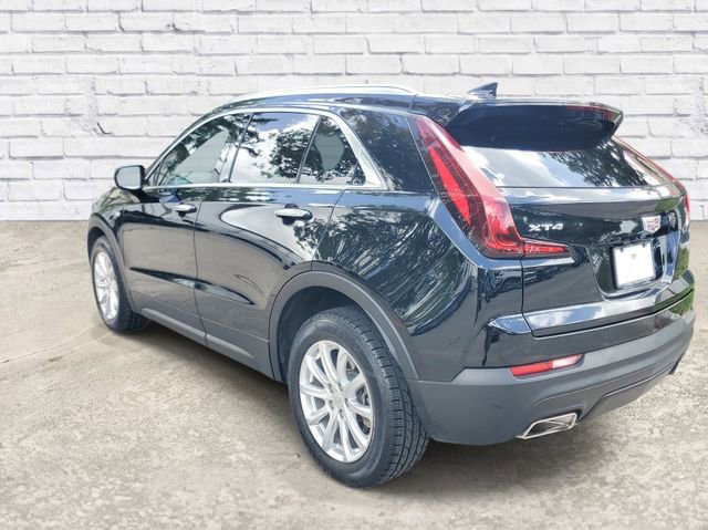Certified 2023 Cadillac XT4 Luxury w/ Cold Weather Package image 2