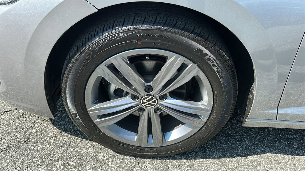 Used 2023 Volkswagen Jetta SE w/ Panoramic Sunroof Package FWD image 8