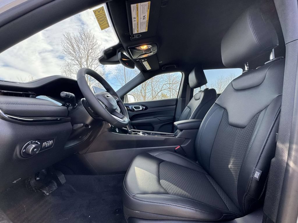 New 2026 Jeep Compass Latitude AWD/4WD image 11