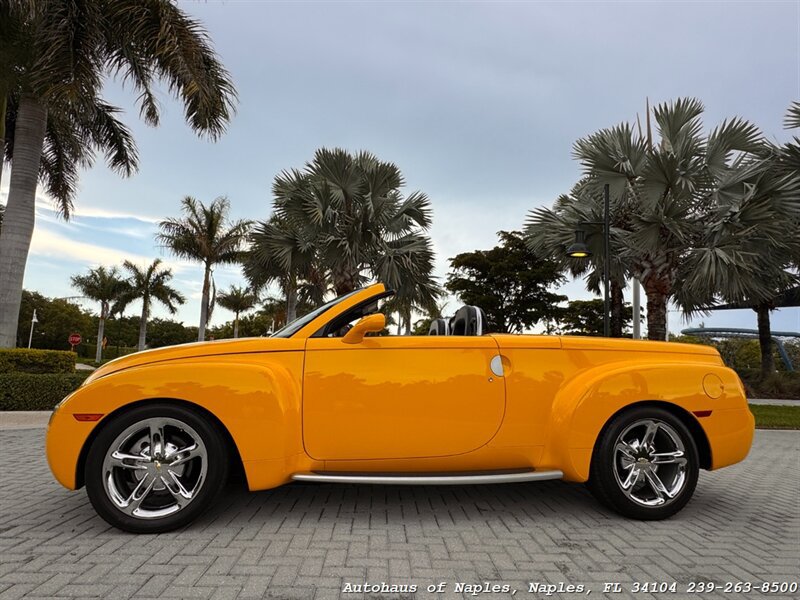 Used 2005 Chevrolet SSR w/ Preferred Equipment Group RWD image 3