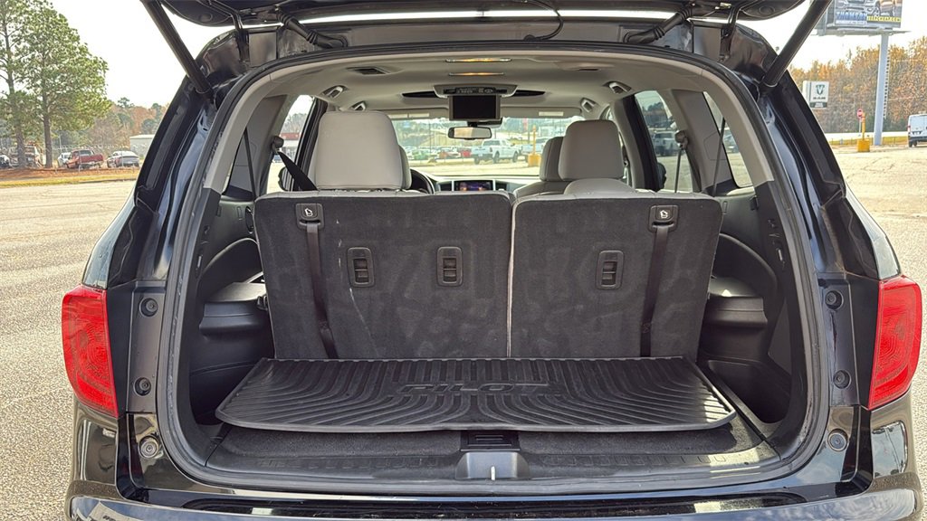 Used 2017 Honda Pilot Touring image 11