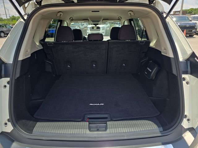 Certified 2023 Nissan Rogue SV FWD image 10