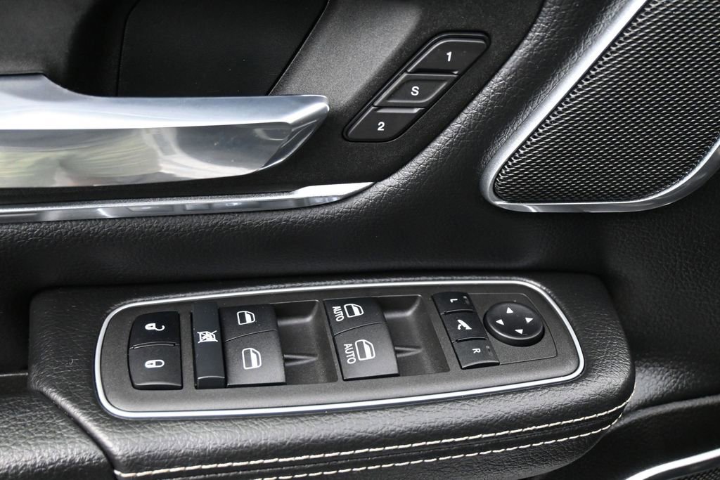 Used 2023 RAM 1500 Laramie AWD/4WD image 4