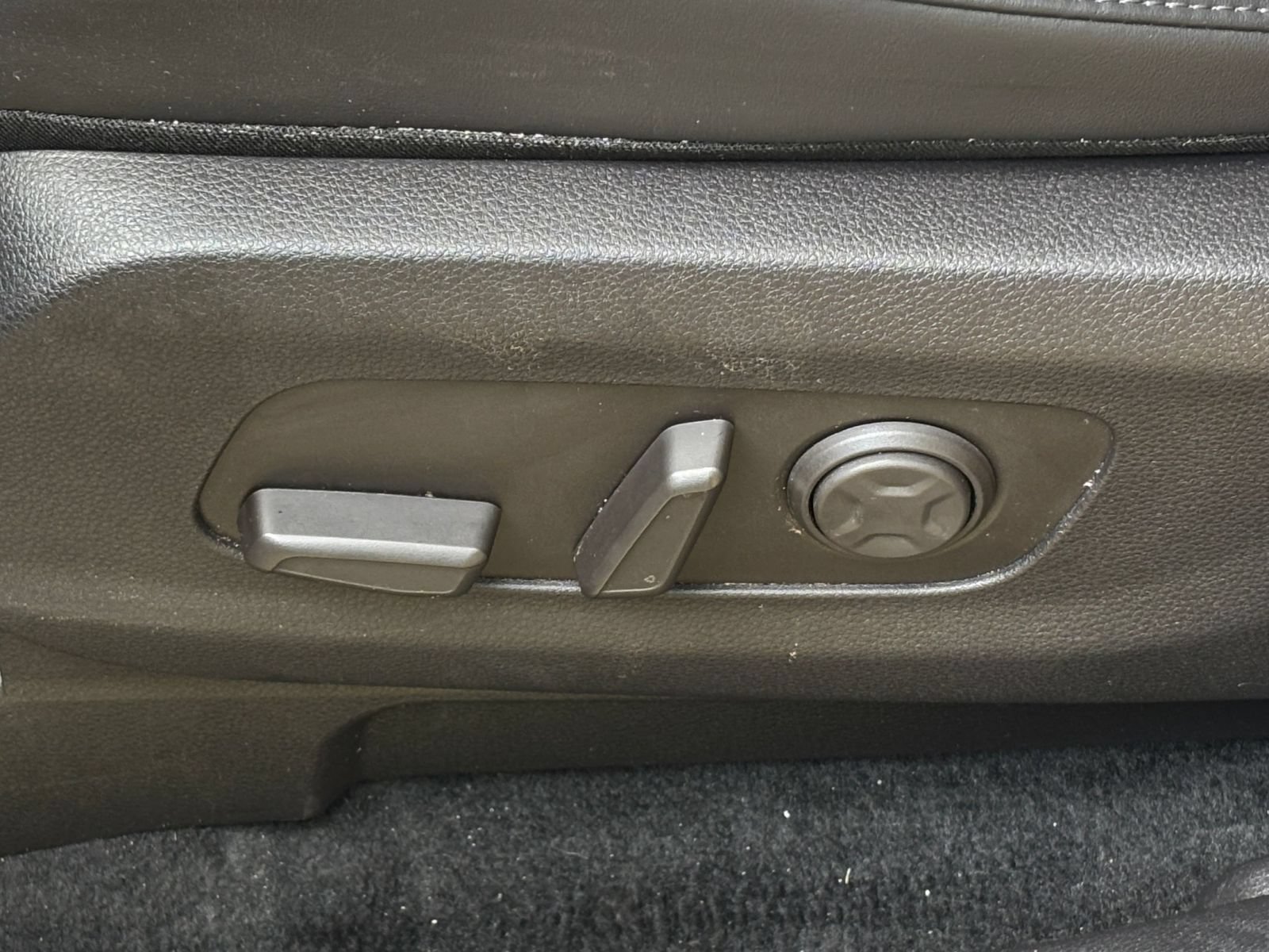 Used 2026 Kia Carnival FWD image 22