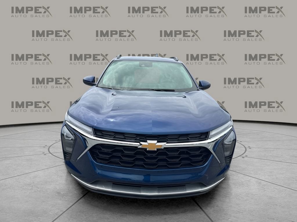 Used 2024 Chevrolet Trax LT FWD image 8