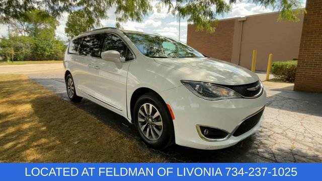 Used 2020 Chrysler Pacifica Touring-L Plus FWD image 2
