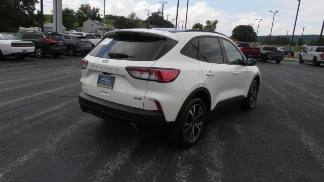 Certified 2022 Ford Escape SE w/ SE Sport Appearance Package image 7