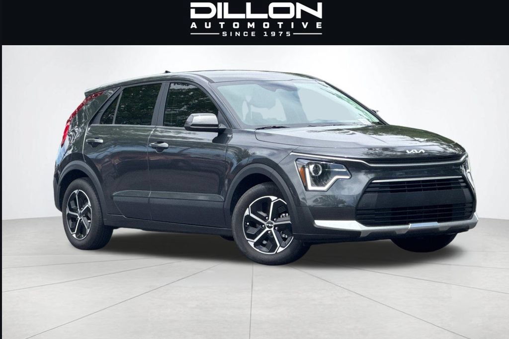 Used 2024 Kia Niro LX FWD image 1