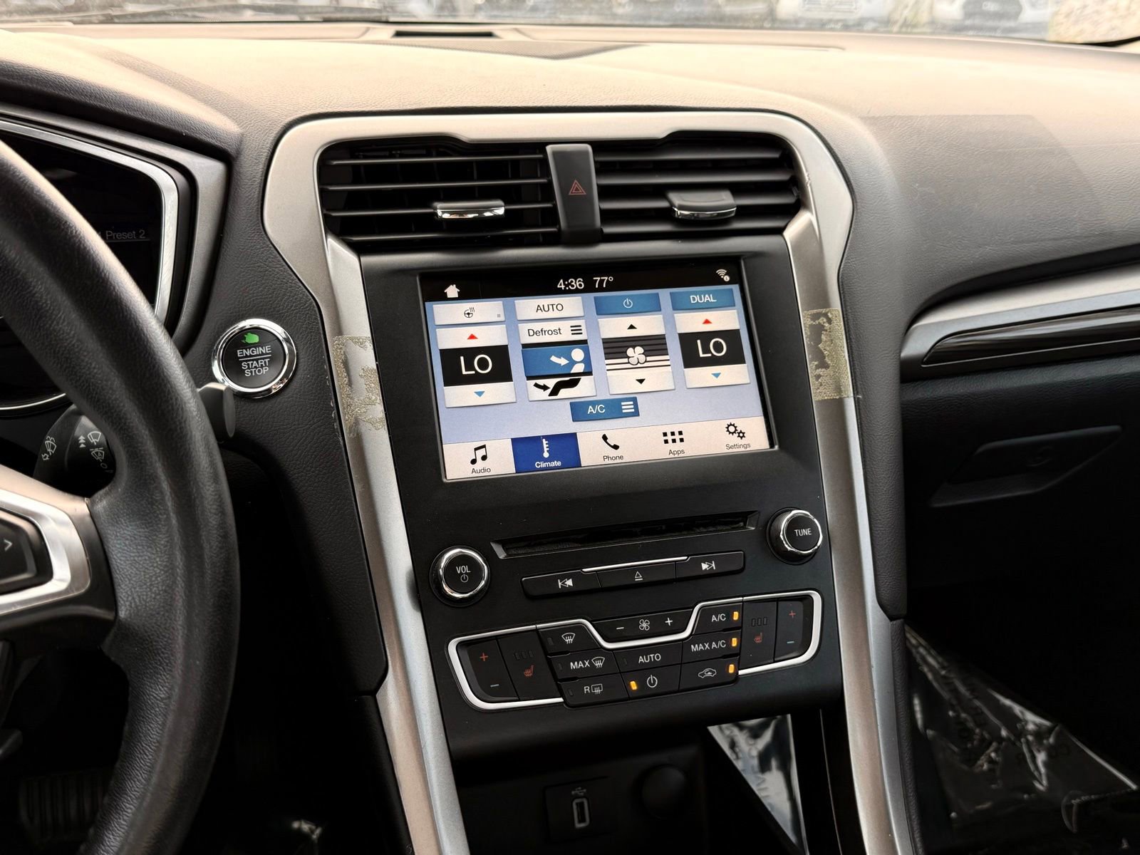 Used 2018 Ford Fusion SE w/ Equipment Group 602A FWD image 32