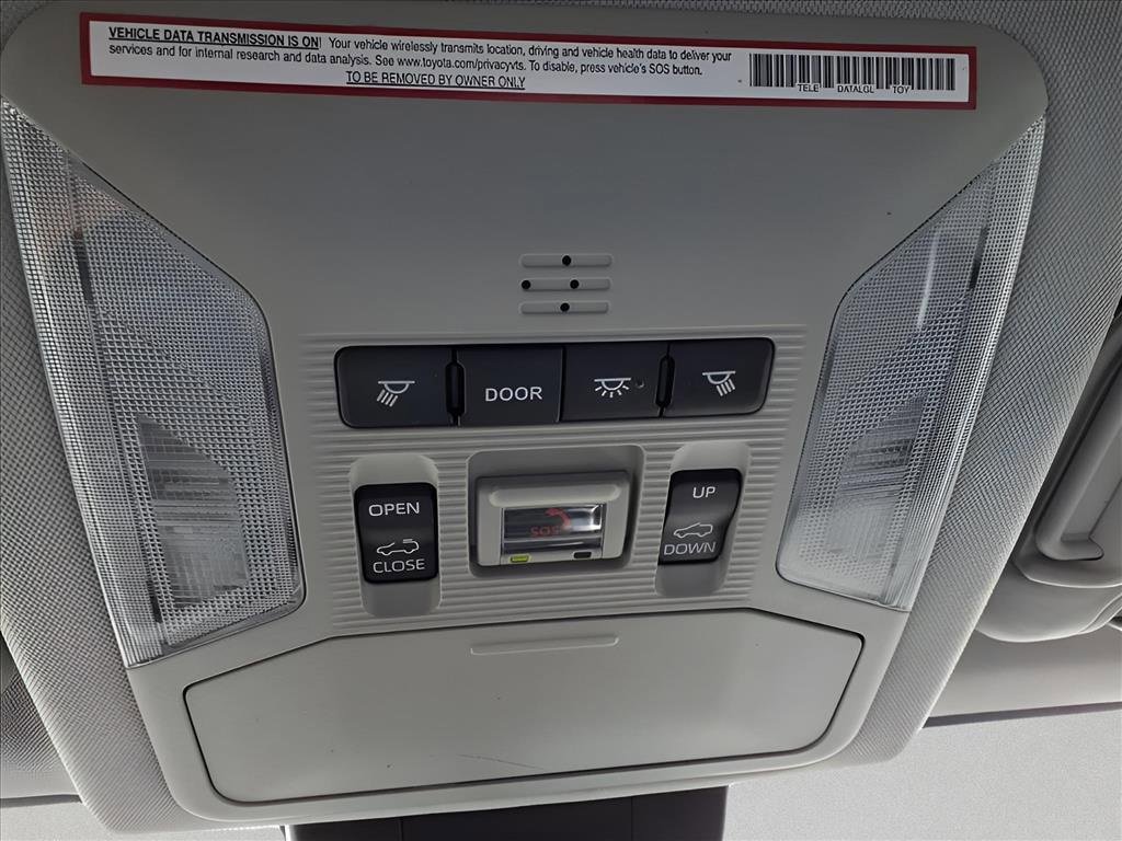 Used 2020 Toyota RAV4 XLE Premium image 28