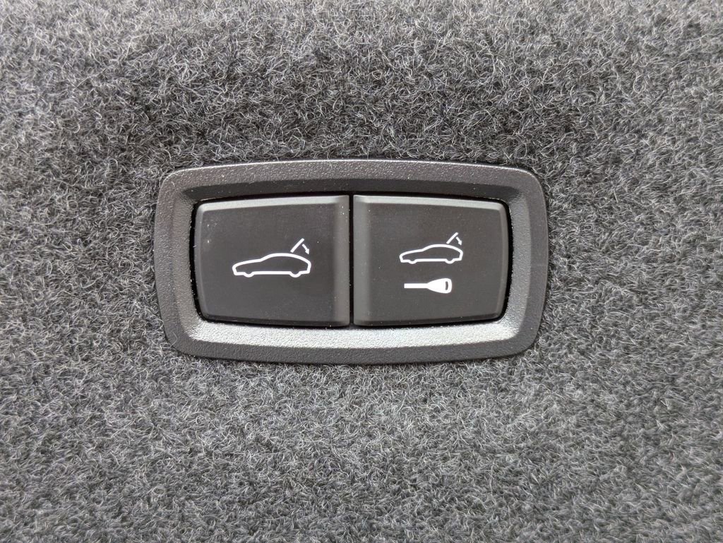 Used 2024 Porsche Taycan RWD image 22