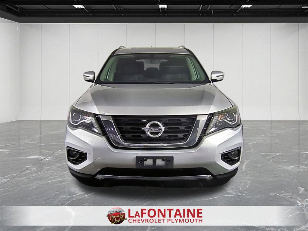 Used 2018 Nissan Pathfinder SV image 3