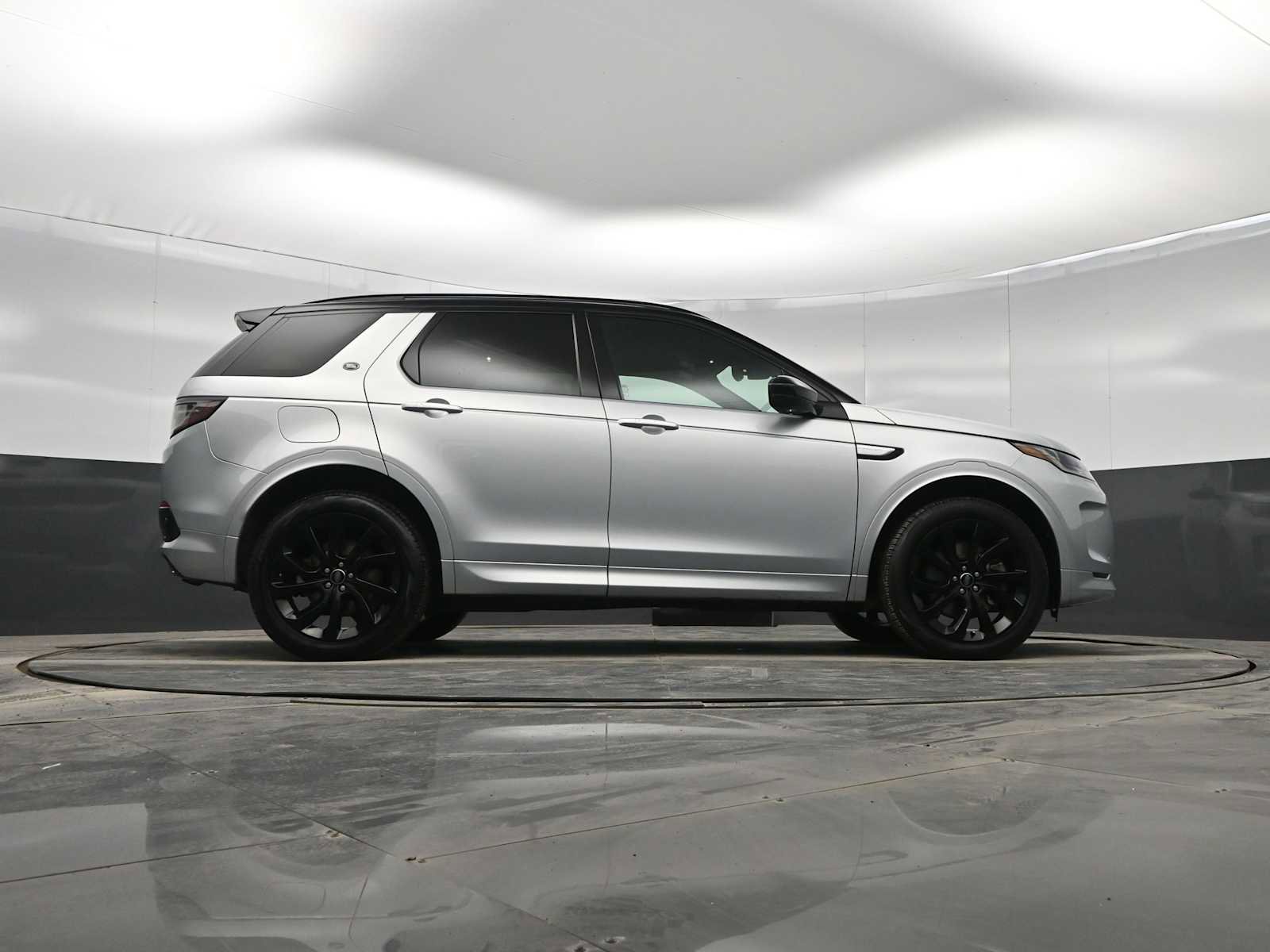 Used 2023 Land Rover Discovery Sport SE R-Dynamic image 37