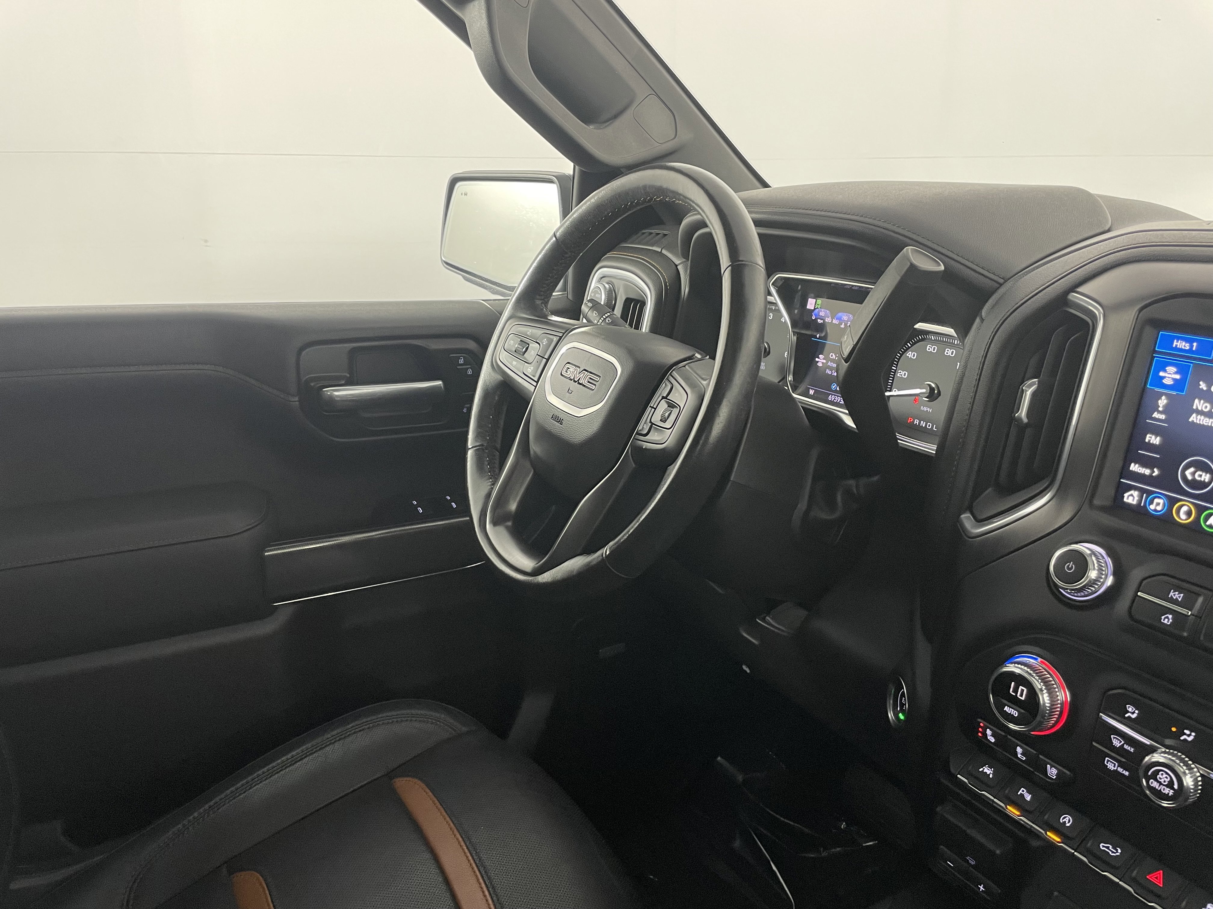 Used 2020 GMC Sierra 1500 AT4 w/ AT4 Premium Package image 10