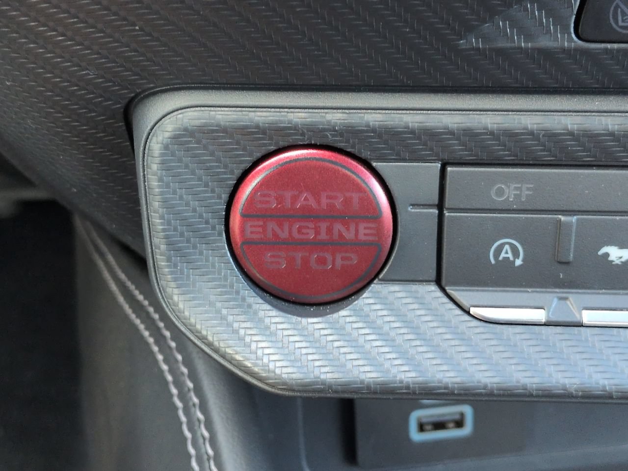 Used 2025 Ford Mustang GT Premium RWD image 28