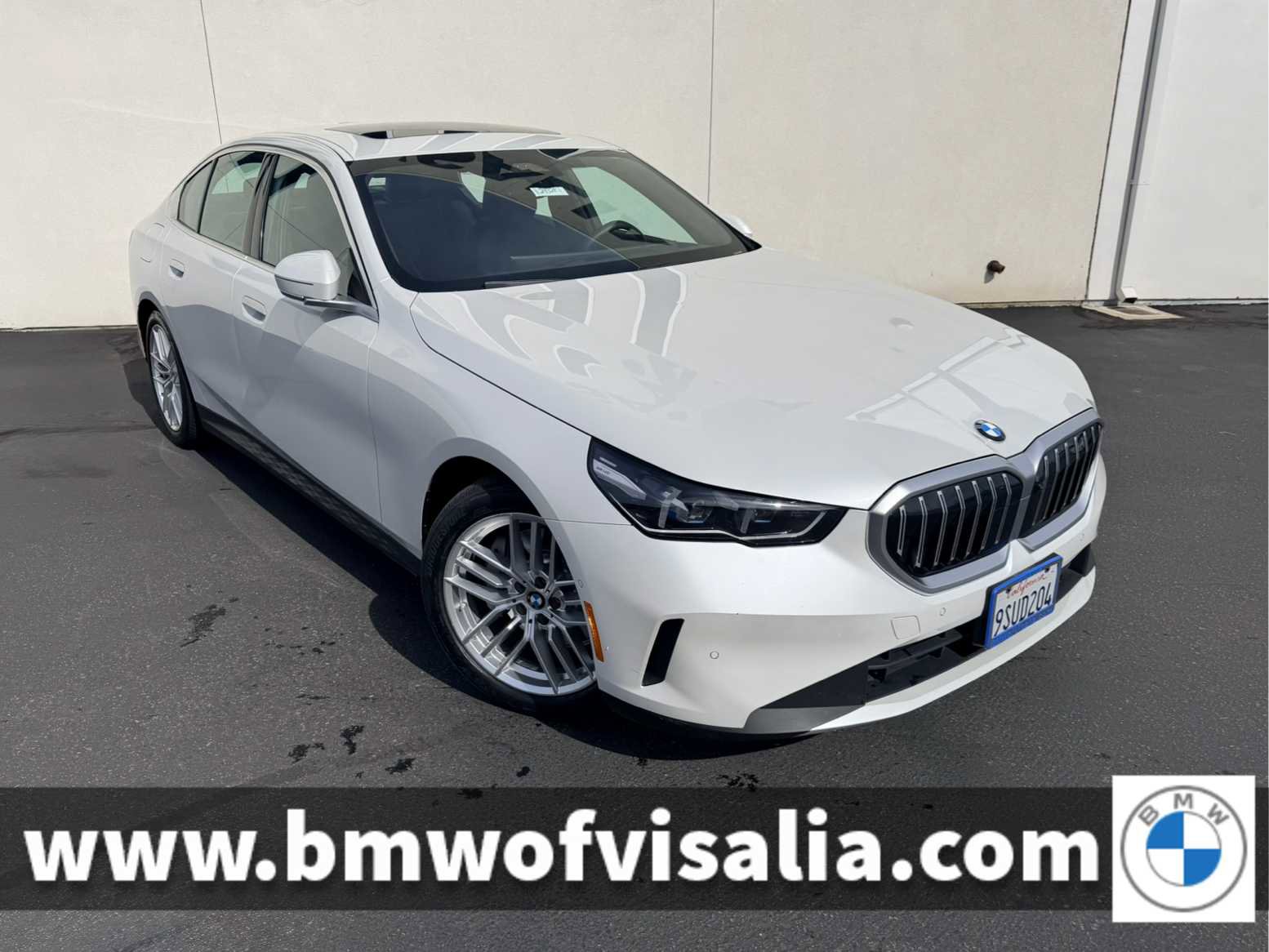 Used 2025 BMW 530i xDrive image 1