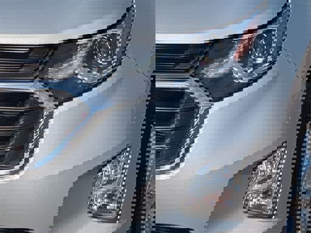 Used 2020 Chevrolet Equinox LT w/ Driver Convenience Package image 10