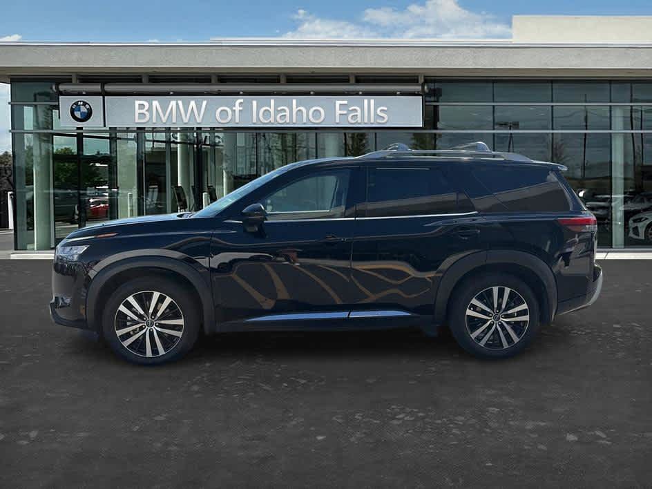 Used 2024 Nissan Pathfinder Platinum AWD/4WD image 4