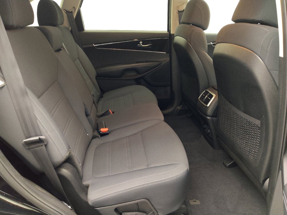 Used 2017 Kia Sorento LX image 19