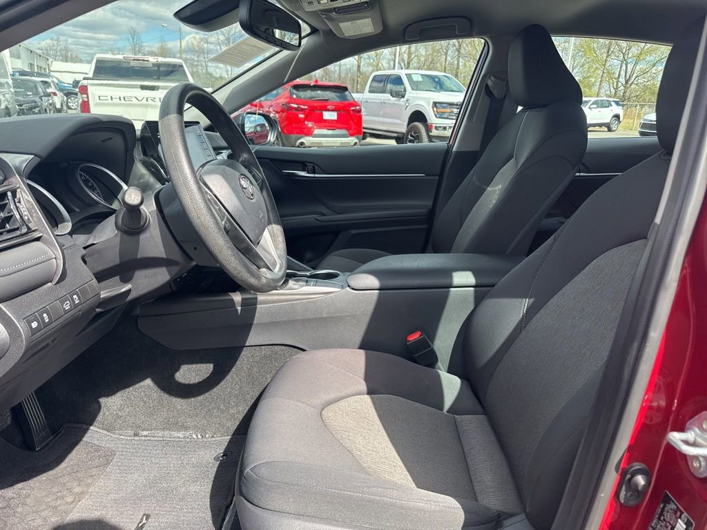 Used 2022 Toyota Camry LE w/ Convenience Package image 9