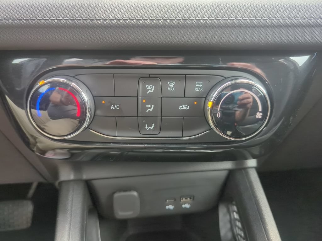 Certified 2024 Chevrolet TrailBlazer LT FWD image 23