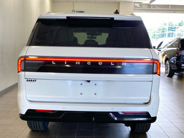New 2026 Lincoln Navigator L Reserve AWD/4WD image 6