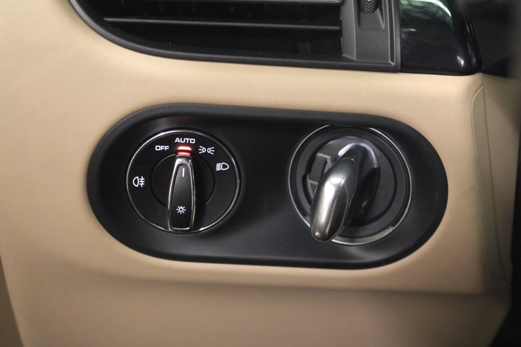 Certified 2022 Porsche Macan image 20