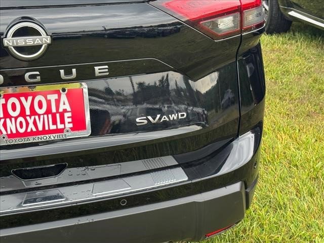 Used 2024 Nissan Rogue SV AWD/4WD image 19