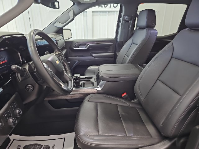 Used 2023 Chevrolet Silverado 1500 LTZ w/ LTZ Premium Package AWD/4WD image 37