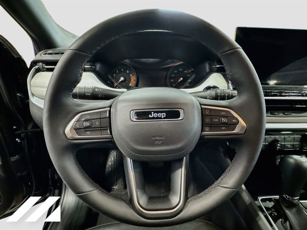 Used 2025 Jeep Compass Limited AWD/4WD image 10