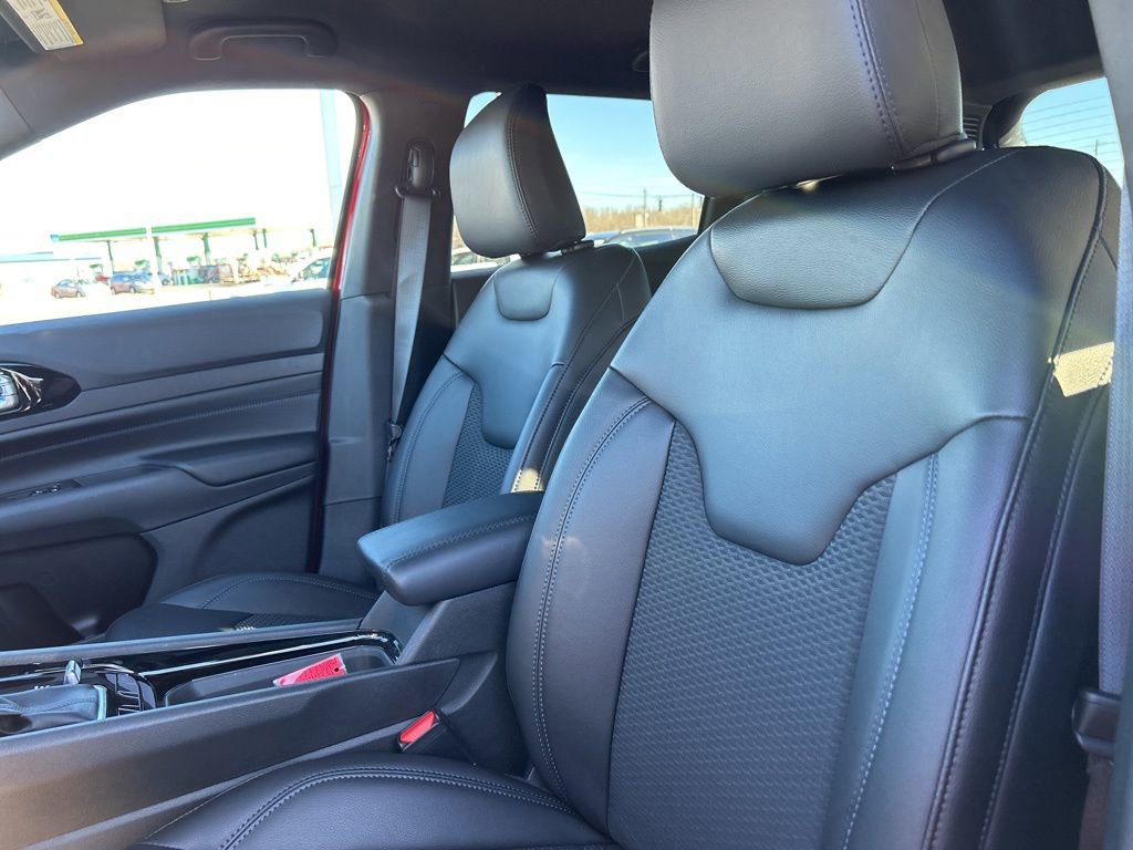 New 2026 Jeep Compass Latitude image 11