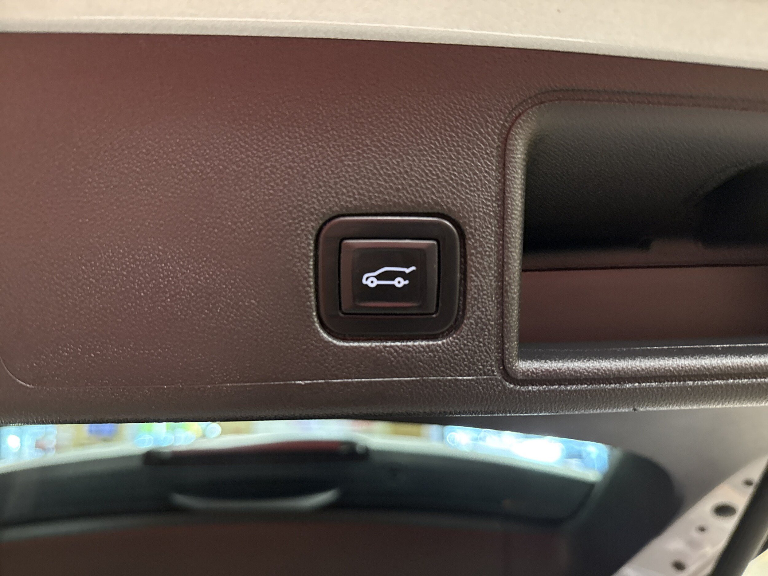 Used 2022 GMC Terrain SLE w/ Driver Convenience Package AWD/4WD image 26