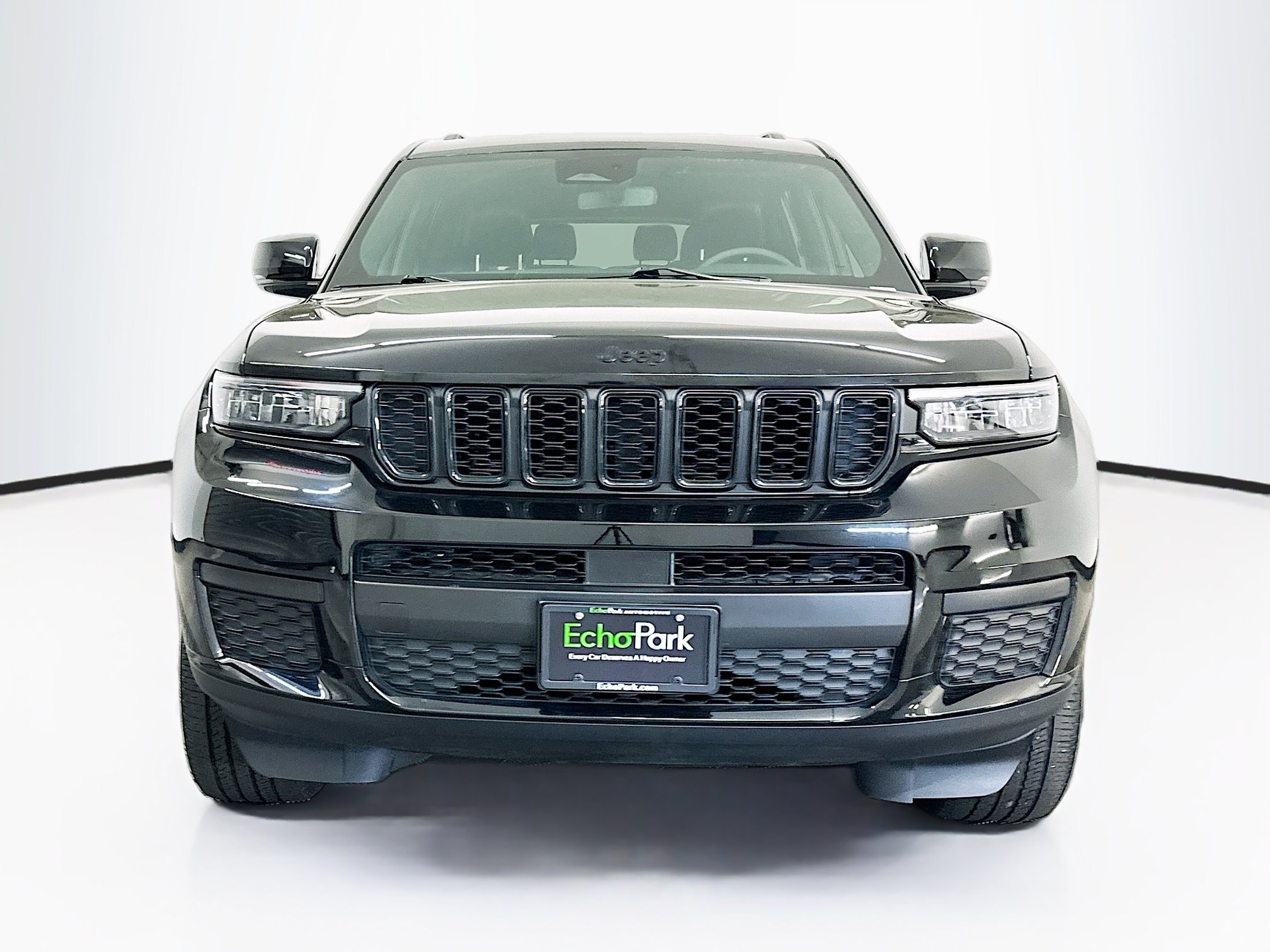 Used 2023 Jeep Grand Cherokee L Laredo AWD/4WD image 2