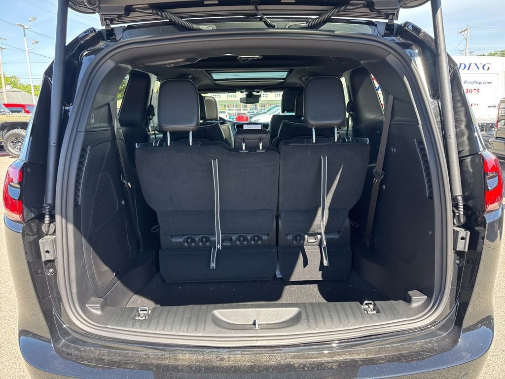New 2027 Chrysler Pacifica Limited AWD/4WD image 23