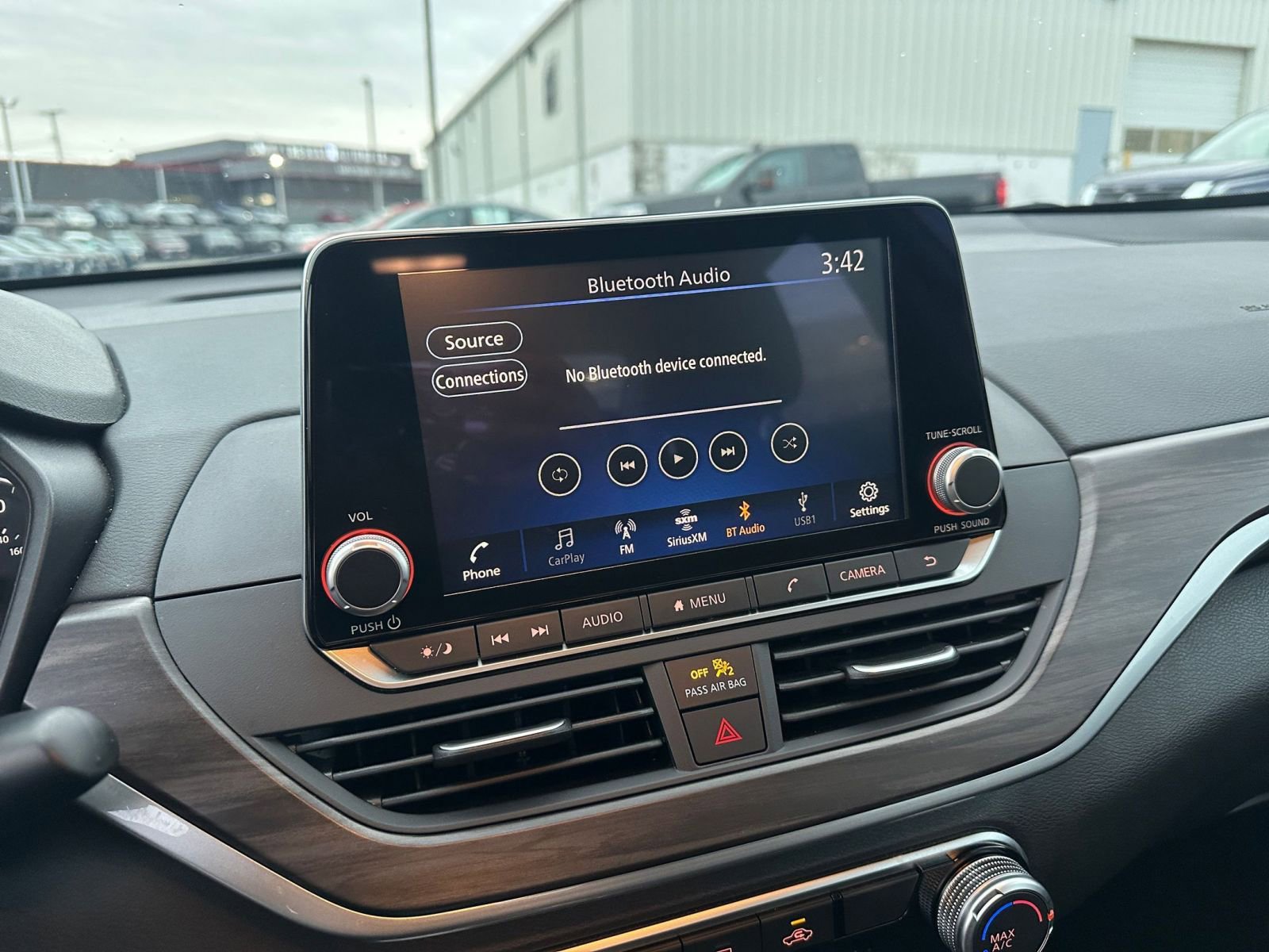 Used 2025 Nissan Altima 2.5 SV image 21