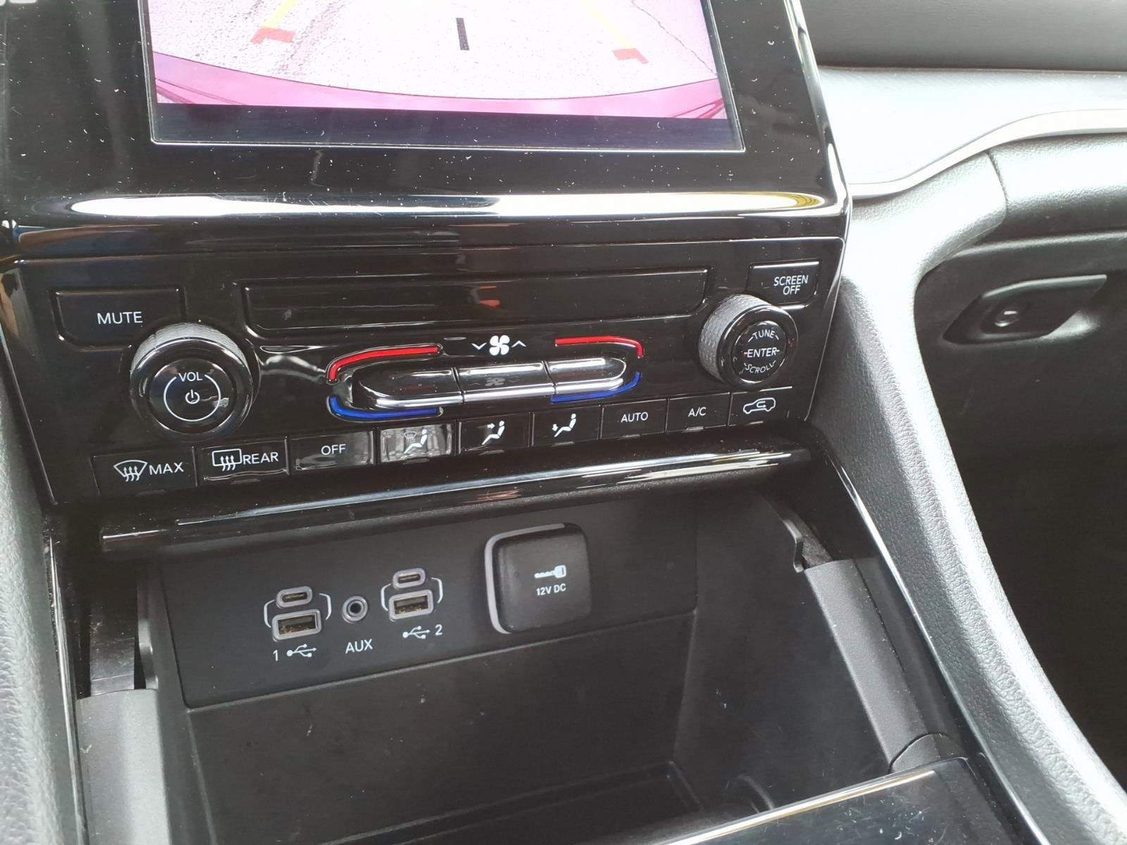 Used 2023 Jeep Grand Cherokee Laredo image 21
