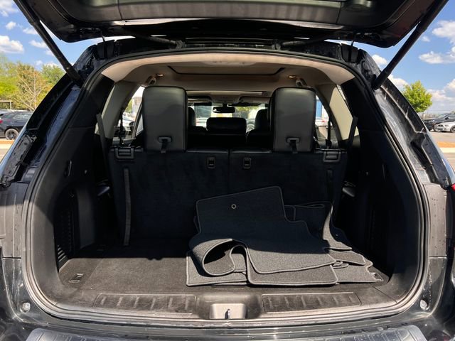 Used 2017 Nissan Pathfinder Platinum FWD image 28