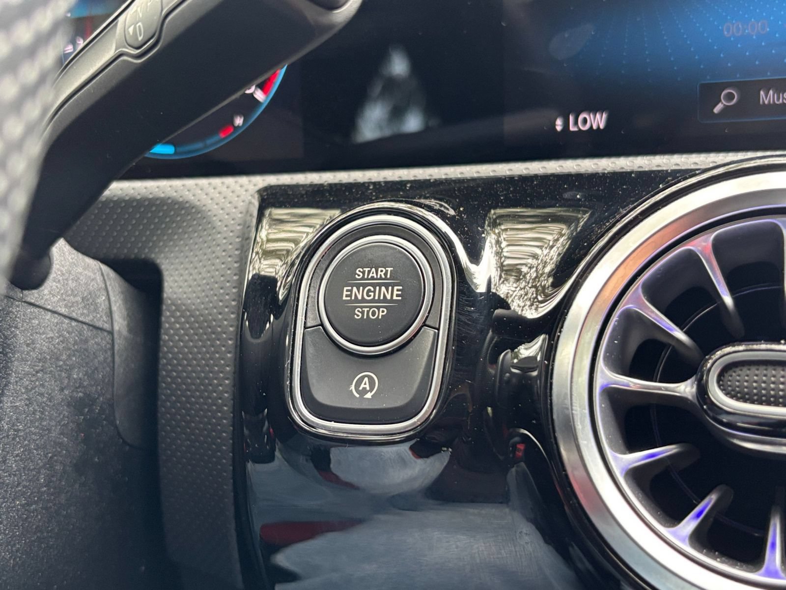 Used 2022 Mercedes-Benz CLA 35 AMG 4MATIC image 24