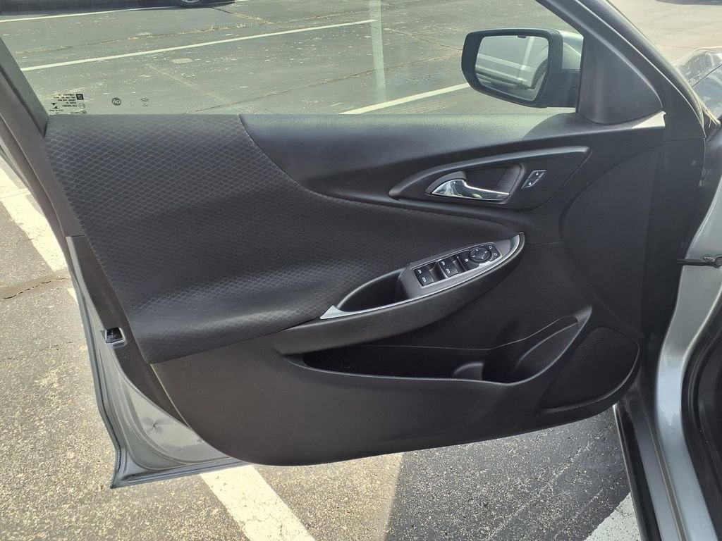 Used 2024 Chevrolet Malibu LT image 22