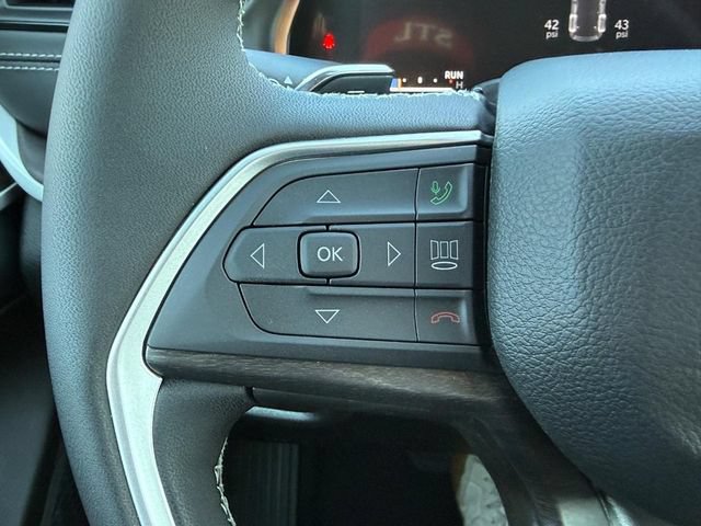 New 2026 Jeep Grand Cherokee Altitude AWD/4WD image 32