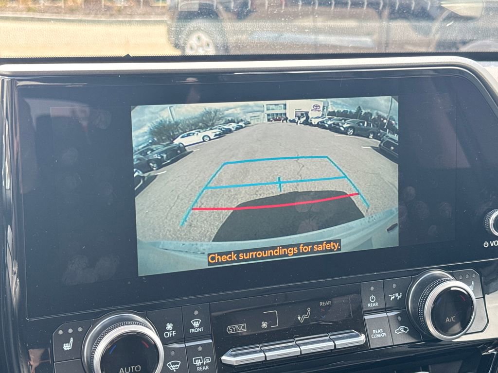 Used 2026 Toyota Highlander XLE image 25