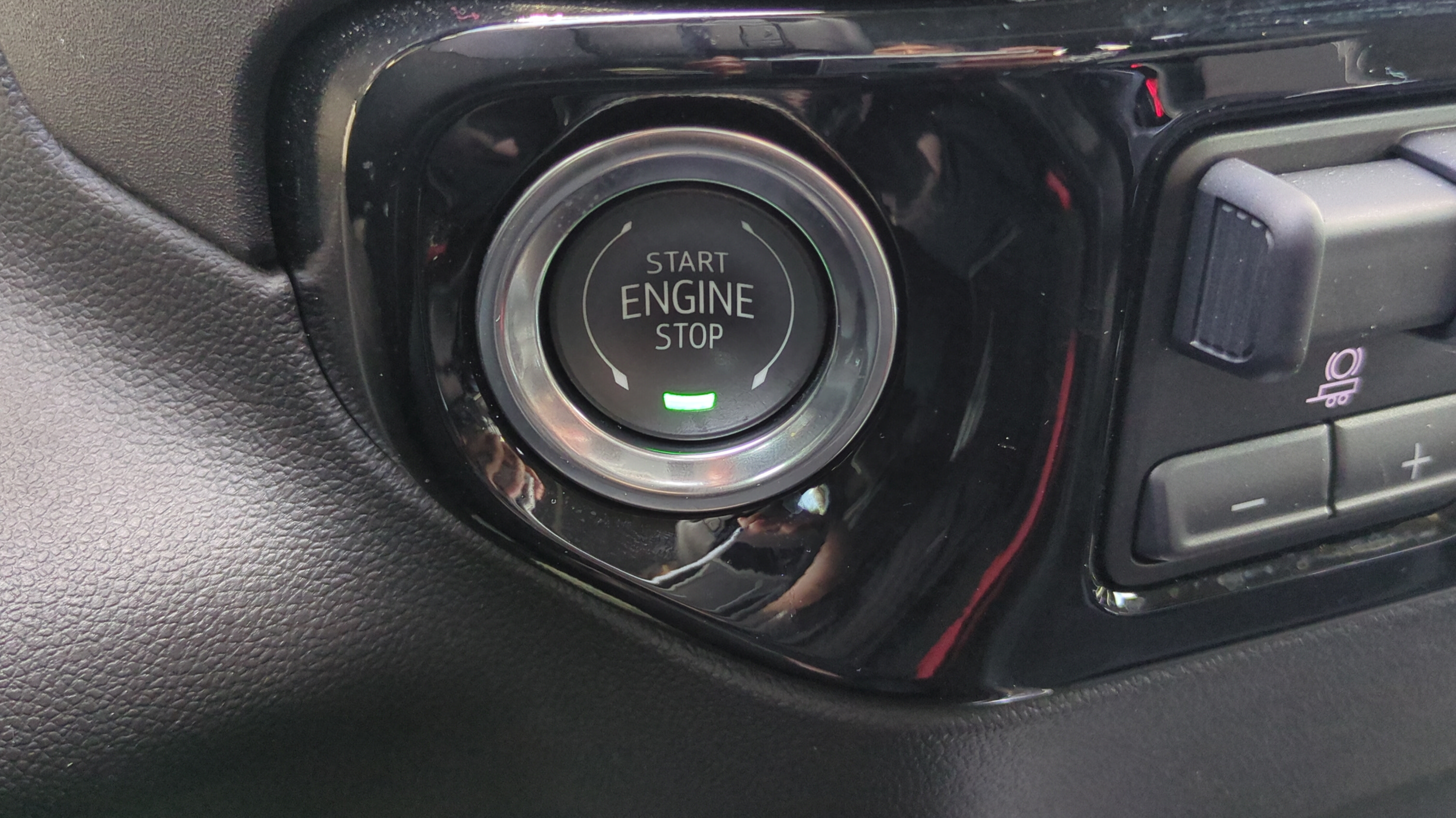 Used 2025 Chevrolet Silverado 1500 RST w/ Convenience Package II RWD image 22